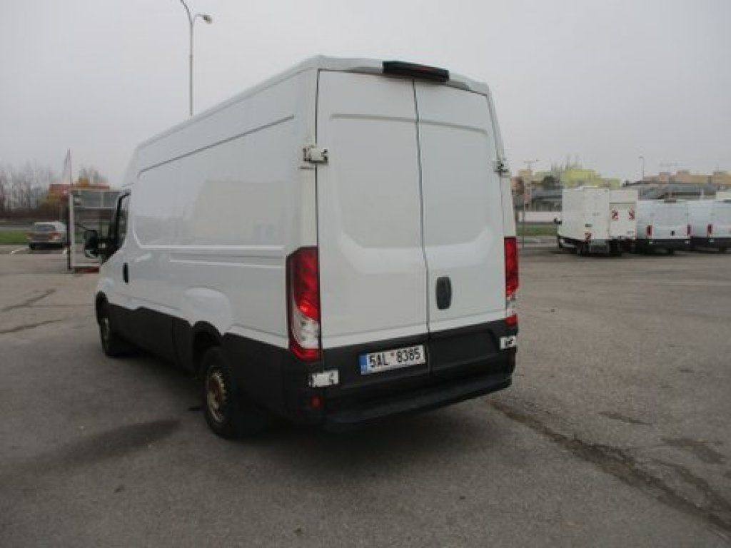 Iveco Daily 35S15V - Furgon: obrázek 2 Iveco Daily 35S15V - Furgon: obrázek 2