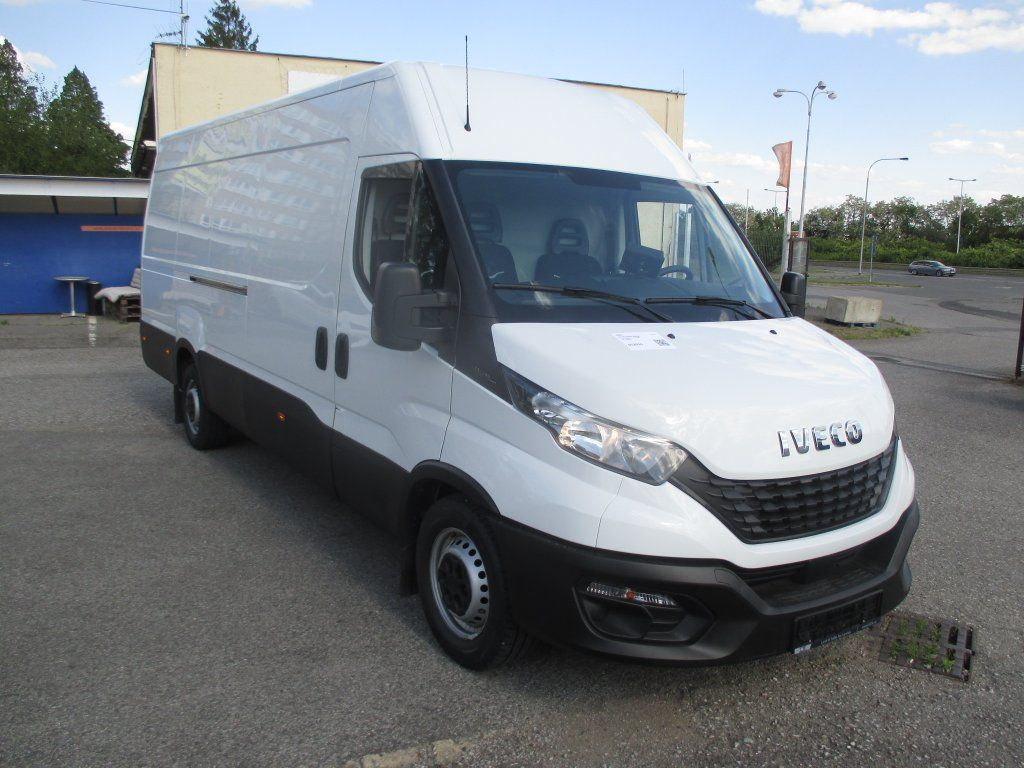 Iveco Daily 35S16 - Furgon: obrázek 3 Iveco Daily 35S16 - Furgon: obrázek 3