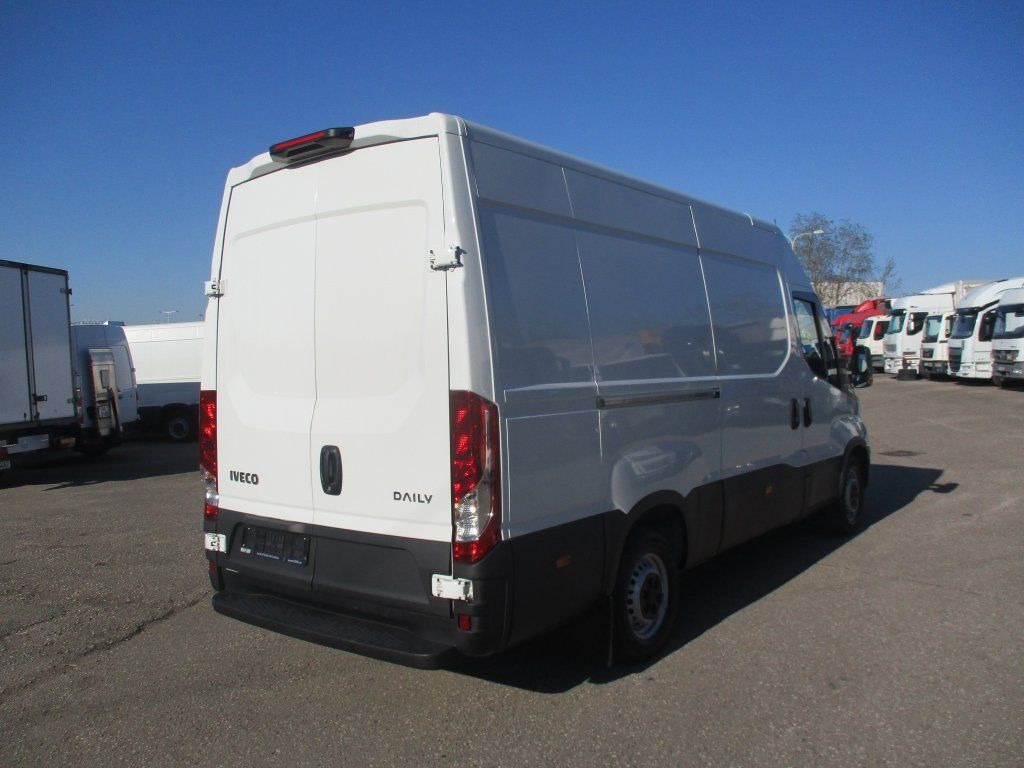 Iveco Daily 35S16 - Furgon: obrázek 5 Iveco Daily 35S16 - Furgon: obrázek 5