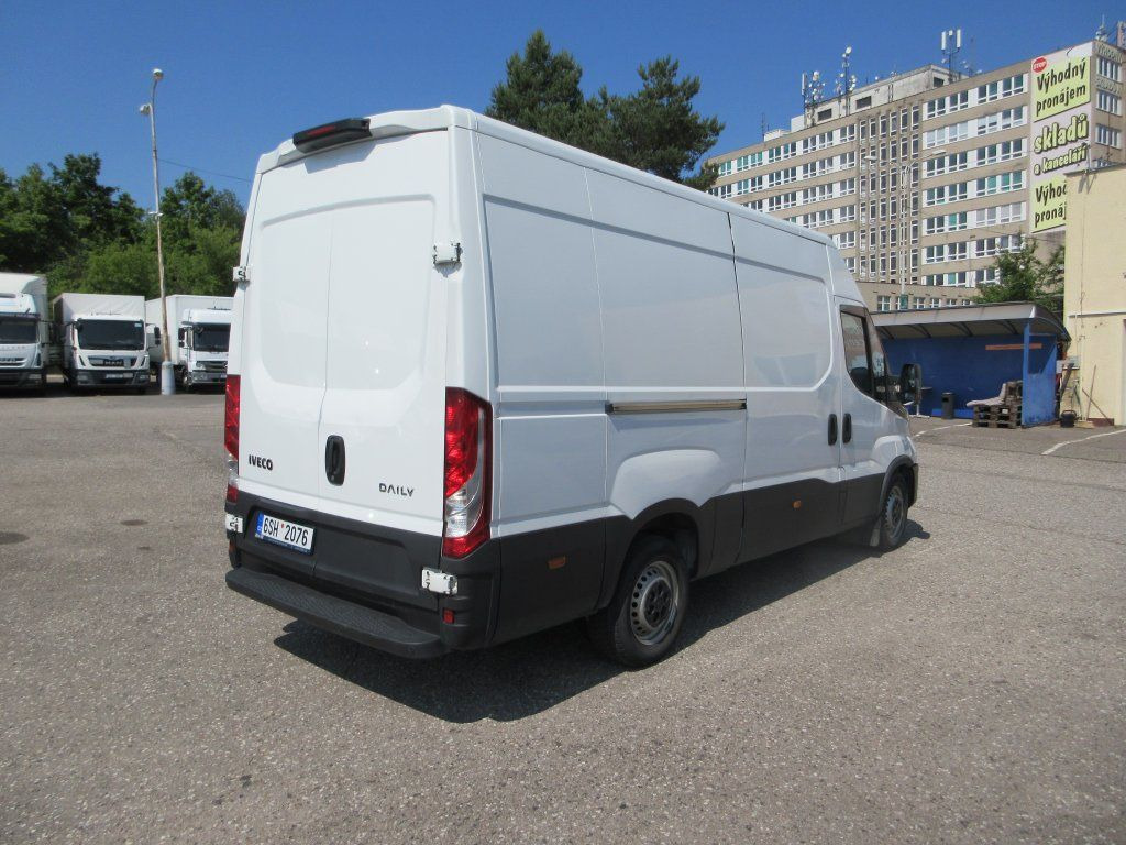 Iveco Daily 35S16 - Furgon: obrázek 3 Iveco Daily 35S16 - Furgon: obrázek 3