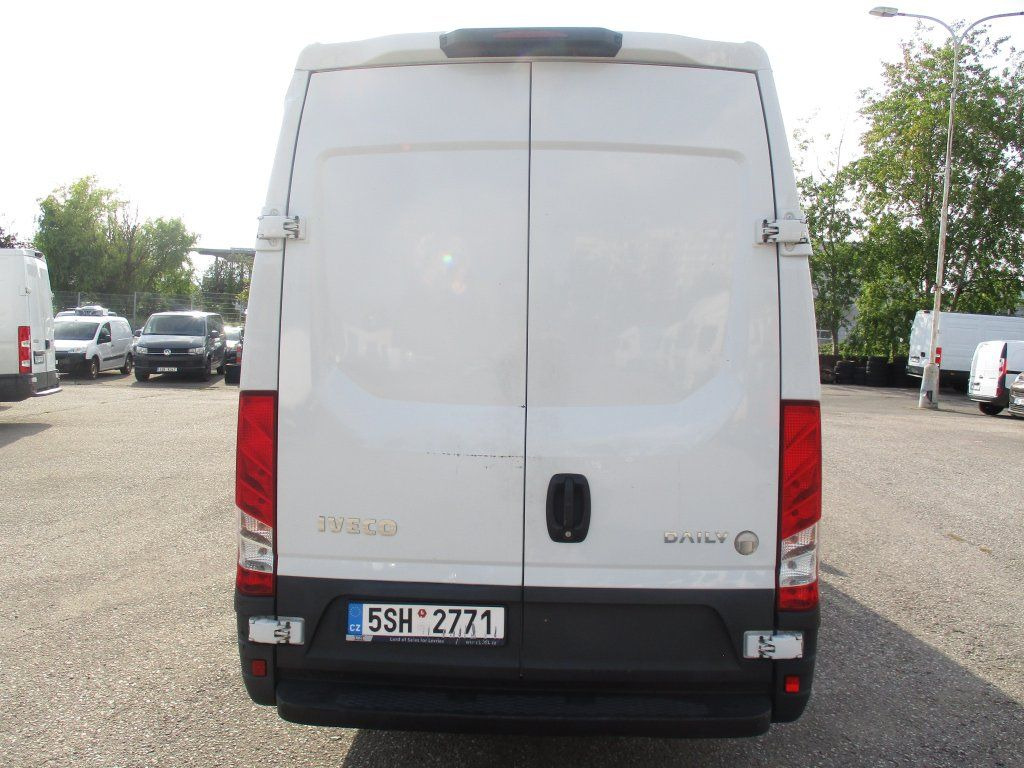 Iveco Daily 35S16 - Furgon: obrázek 5 Iveco Daily 35S16 - Furgon: obrázek 5