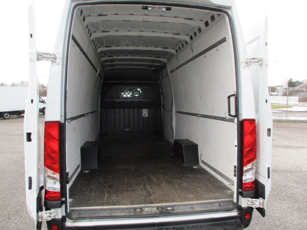 Iveco Daily 35S16 Hi Matic - Furgon: obrázek 5 Iveco Daily 35S16 Hi Matic - Furgon: obrázek 5