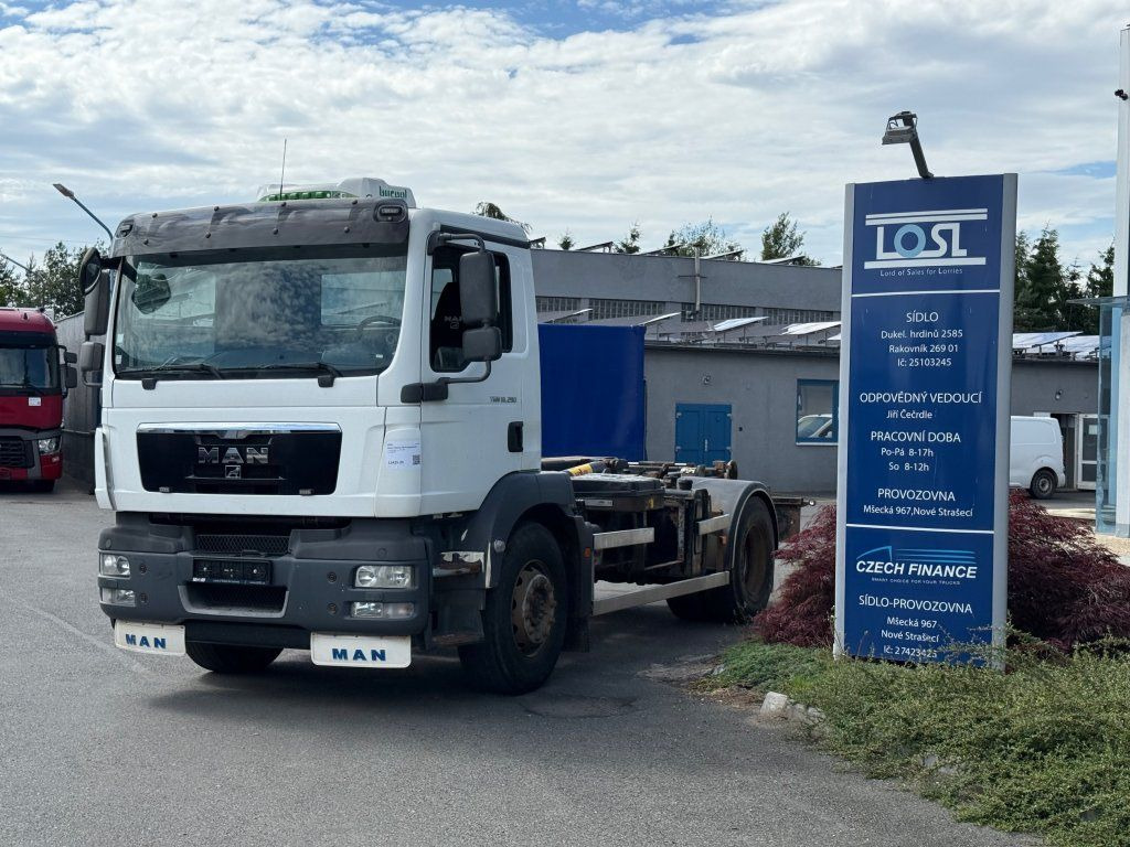 MAN TGM18.290 EURO 5 - Hákový nosič kontejnerů: obrázek 1 MAN TGM18.290 EURO 5 - Hákový nosič kontejnerů: obrázek 1