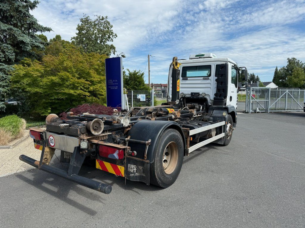MAN TGM18.290 EURO 5 - Hákový nosič kontejnerů: obrázek 4 MAN TGM18.290 EURO 5 - Hákový nosič kontejnerů: obrázek 4
