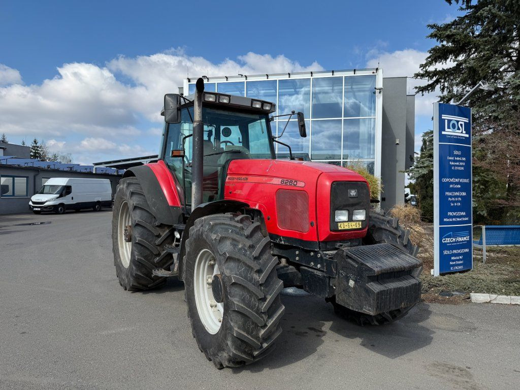 Massey Ferguson MF8260 - Traktor: obrázek 2 Massey Ferguson MF8260 - Traktor: obrázek 2