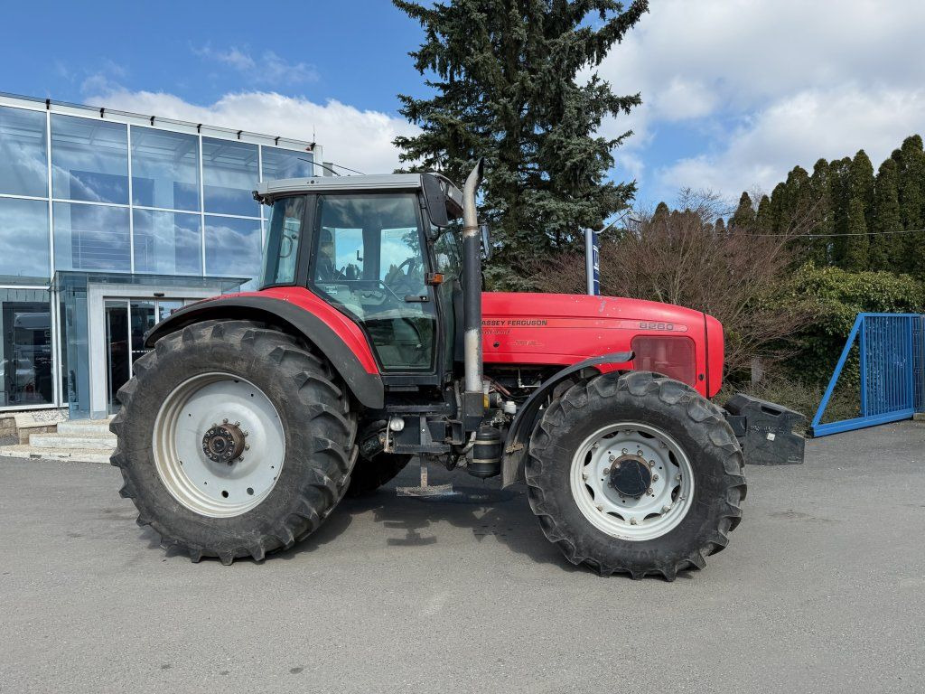 Massey Ferguson MF8260 - Traktor: obrázek 3 Massey Ferguson MF8260 - Traktor: obrázek 3