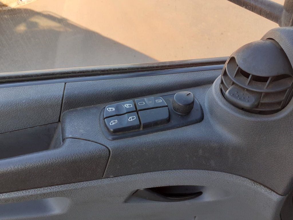 Plachtový nákladní auto Mercedes-Benz 1018 Atego EURO 3: obrázek 18
