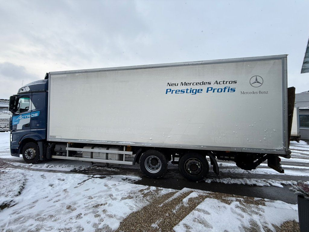 Mercedes-Benz 2542 Actros 6x2 EURO 6 - Chladírenský nákladní automobil: obrázek 5 Mercedes-Benz 2542 Actros 6x2 EURO 6 - Chladírenský nákladní automobil: obrázek 5