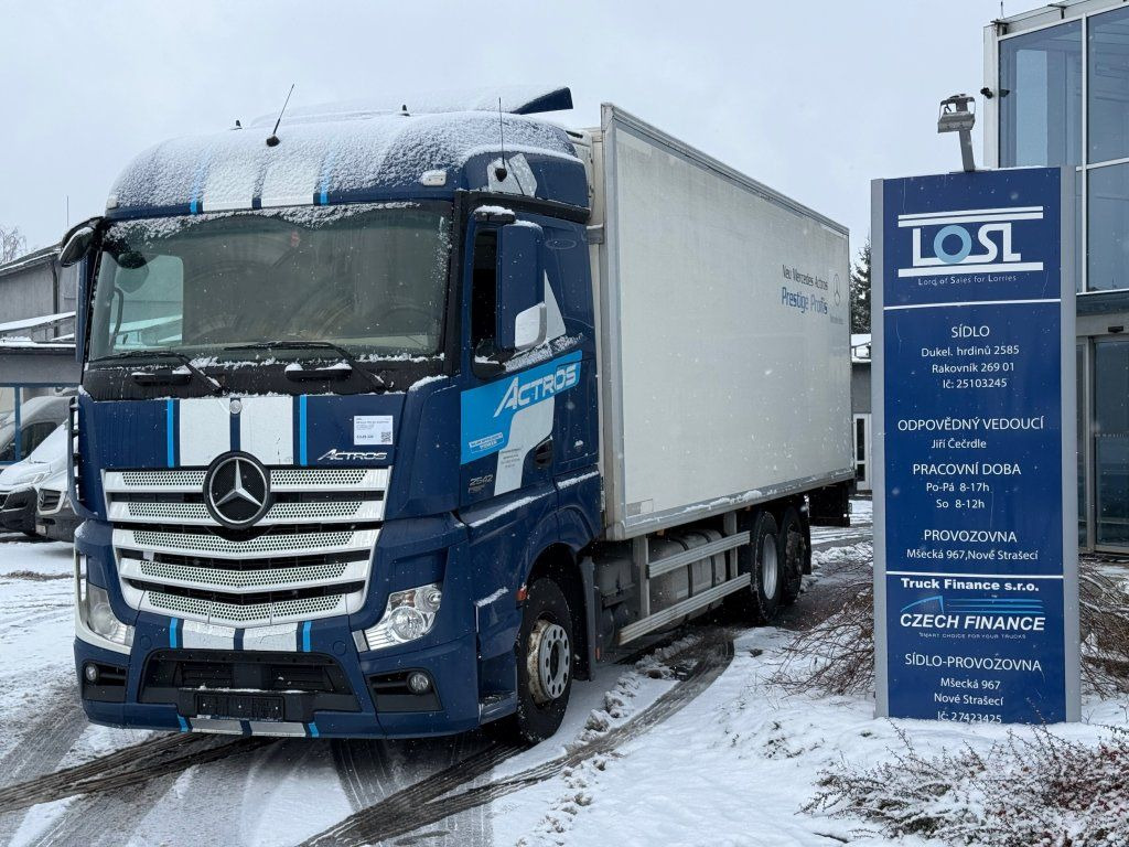 Mercedes-Benz 2542 Actros 6x2 EURO 6 - Chladírenský nákladní automobil: obrázek 1 Mercedes-Benz 2542 Actros 6x2 EURO 6 - Chladírenský nákladní automobil: obrázek 1