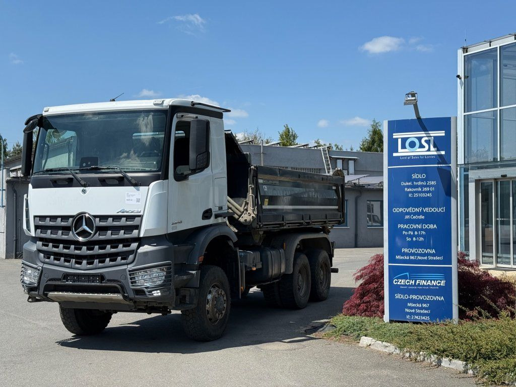 Mercedes-Benz 3343 Arocs 6x6 S3 EURO 6 - Sklápěč: obrázek 2 Mercedes-Benz 3343 Arocs 6x6 S3 EURO 6 - Sklápěč: obrázek 2