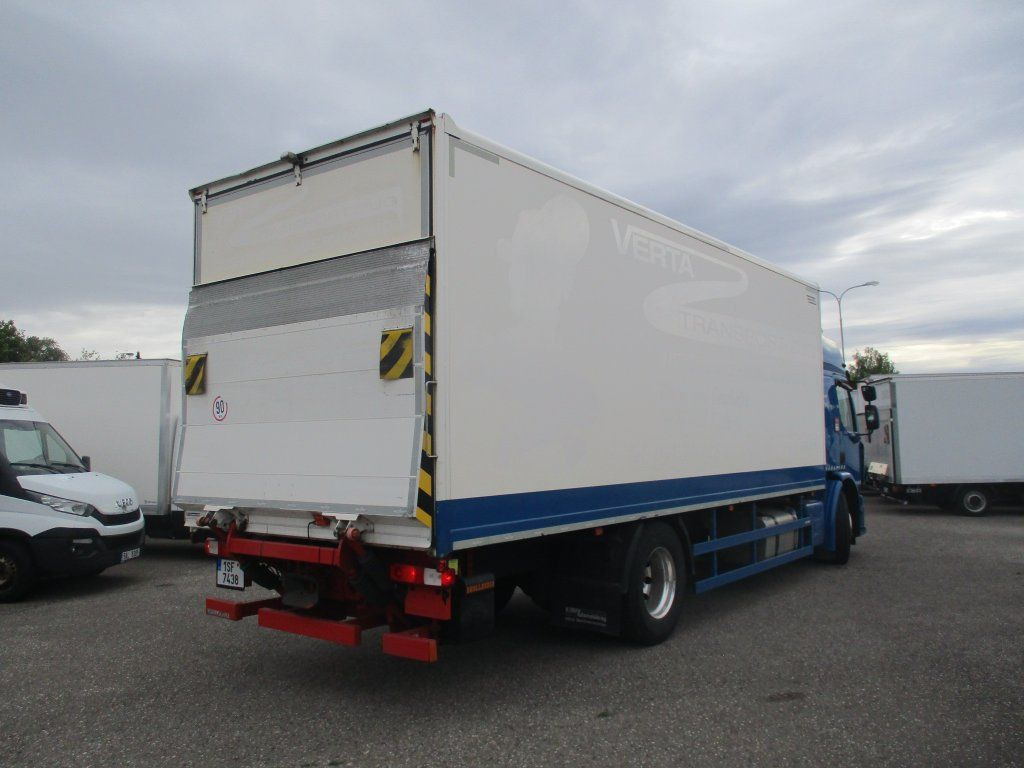 Renault D18, 320 - Skříňový nákladní auto: obrázek 3 Renault D18, 320 - Skříňový nákladní auto: obrázek 3