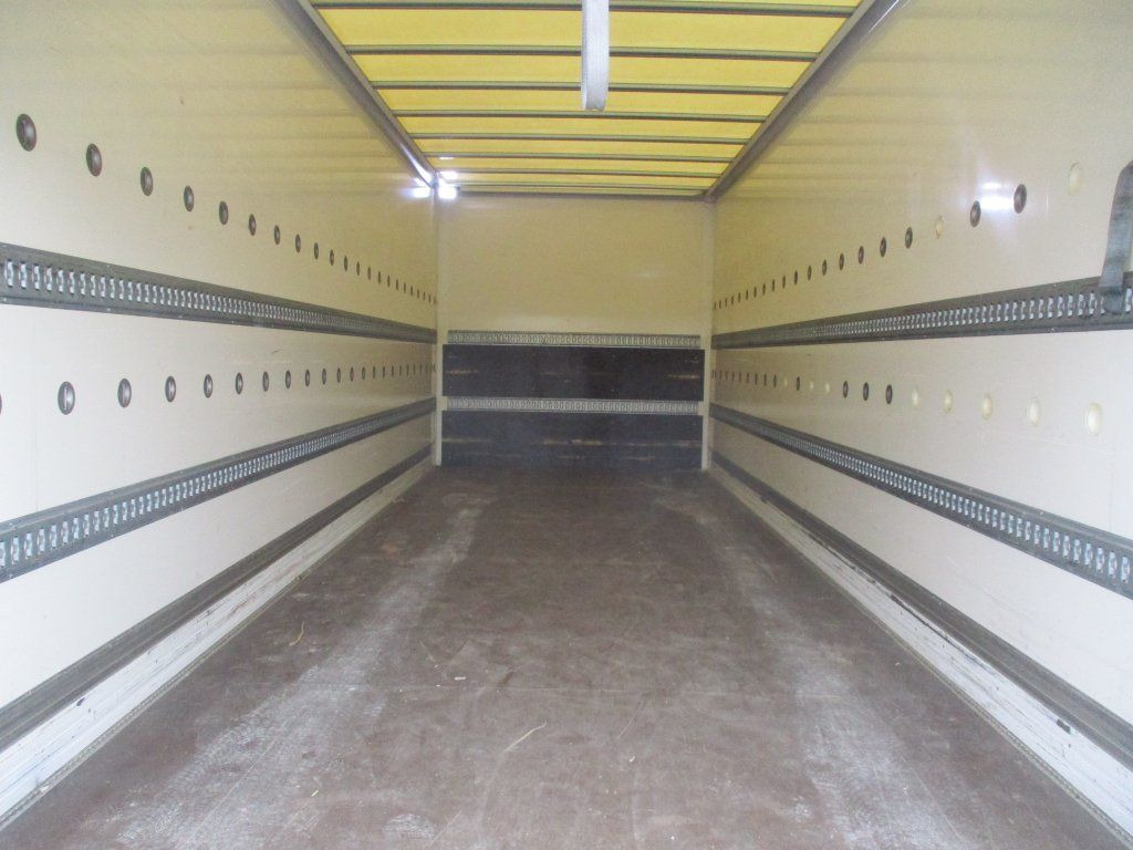 Renault D18, 320 - Skříňový nákladní auto: obrázek 5 Renault D18, 320 - Skříňový nákladní auto: obrázek 5