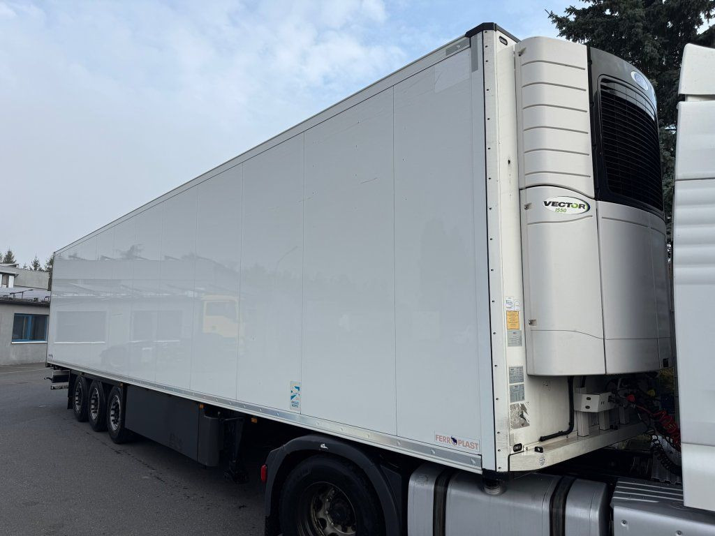 Schmitz Cargobull SKO24 Carrier Vector 1550 - Skříňový návěs: obrázek 1 Schmitz Cargobull SKO24 Carrier Vector 1550 - Skříňový návěs: obrázek 1