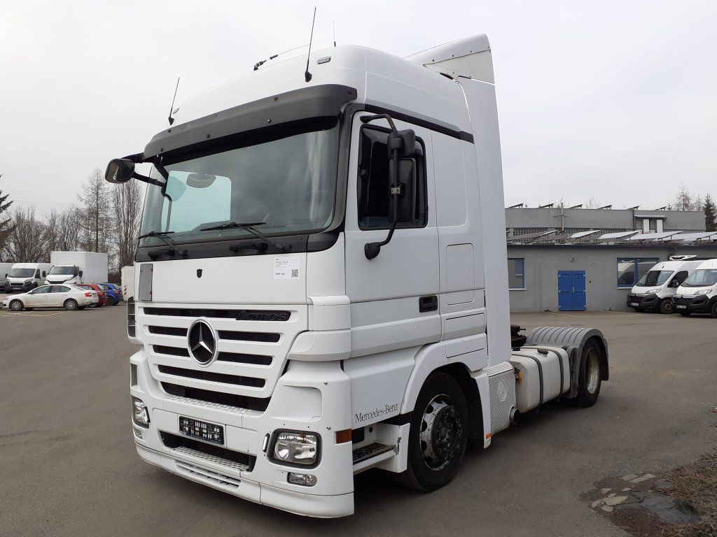 Mercedes-Benz 1844 Actros MEGA/Lowdeck EURO 5 - Tahač: obrázek 2 Mercedes-Benz 1844 Actros MEGA/Lowdeck EURO 5 - Tahač: obrázek 2