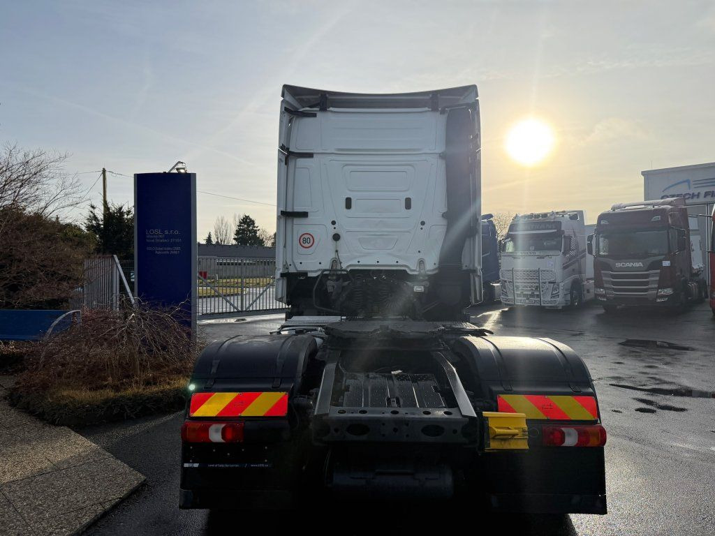 Mercedes-Benz 1845 Actros EURO 6 - Tahač: obrázek 4 Mercedes-Benz 1845 Actros EURO 6 - Tahač: obrázek 4