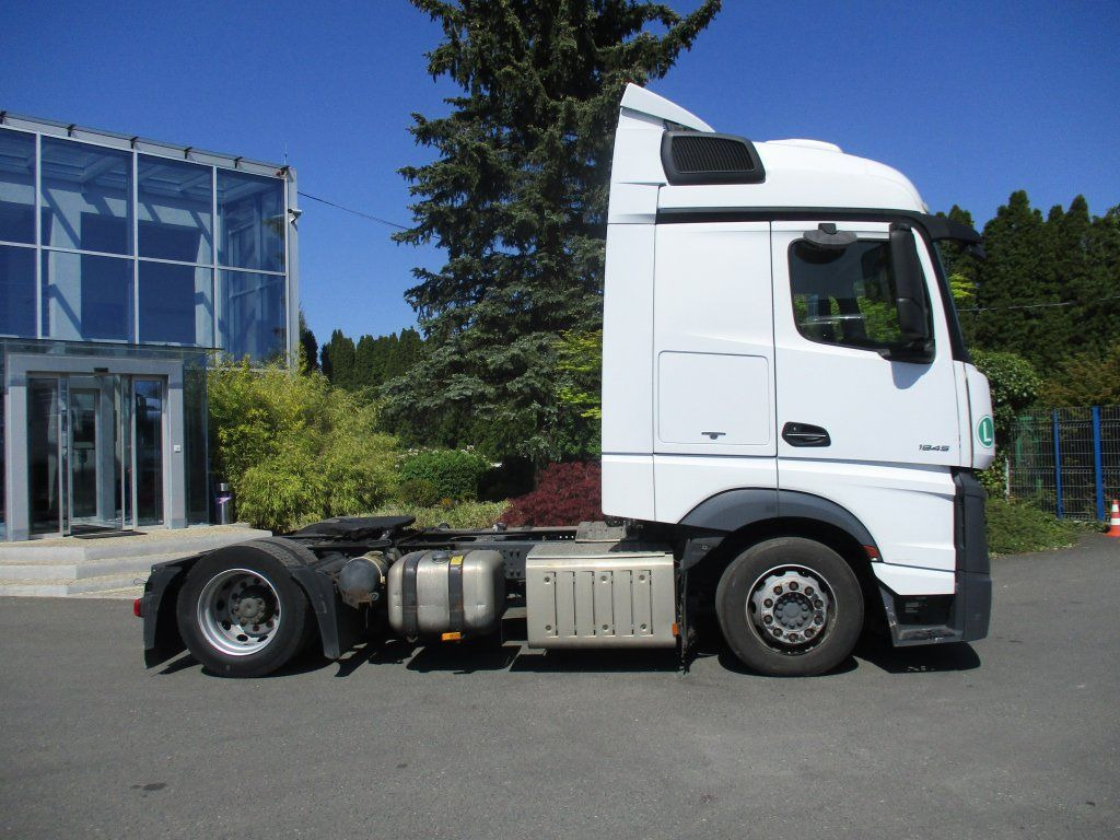 Mercedes-Benz 1845 Actros EURO 6 MEGA/lowdeck - Tahač: obrázek 4 Mercedes-Benz 1845 Actros EURO 6 MEGA/lowdeck - Tahač: obrázek 4