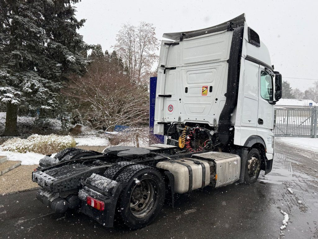 Mercedes-Benz 1845 Actros EURO 6 MEGA/lowdeck Gigaspace - Tahač: obrázek 4 Mercedes-Benz 1845 Actros EURO 6 MEGA/lowdeck Gigaspace - Tahač: obrázek 4