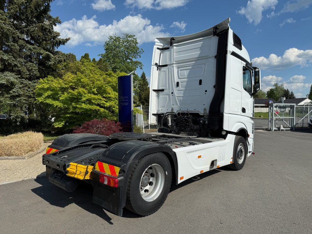 Mercedes-Benz 1851 Actros EURO 6 - Tahač: obrázek 4 Mercedes-Benz 1851 Actros EURO 6 - Tahač: obrázek 4