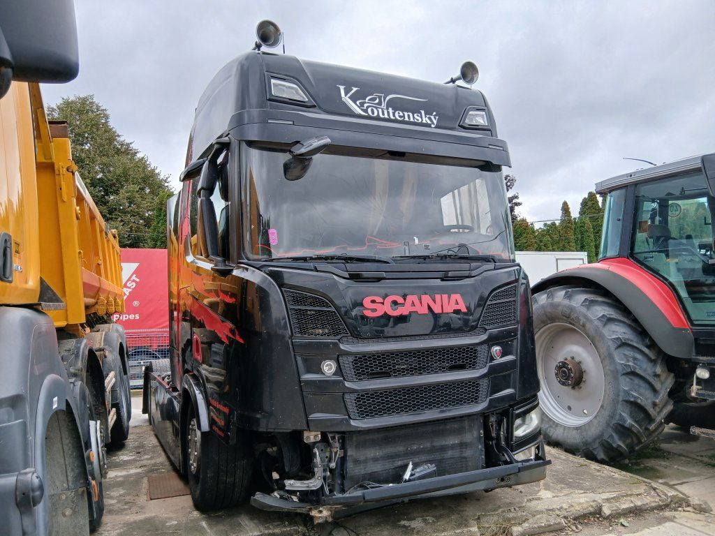 Scania R450 MEGA/lowdeck Unfall / damage - Tahač: obrázek 2 Scania R450 MEGA/lowdeck Unfall / damage - Tahač: obrázek 2
