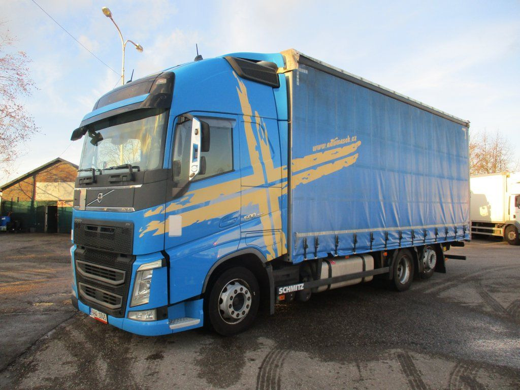 Volvo FH500 6x2 Euro 6 + Schmitz - Plachtový nákladní auto: obrázek 1 Volvo FH500 6x2 Euro 6 + Schmitz - Plachtový nákladní auto: obrázek 1