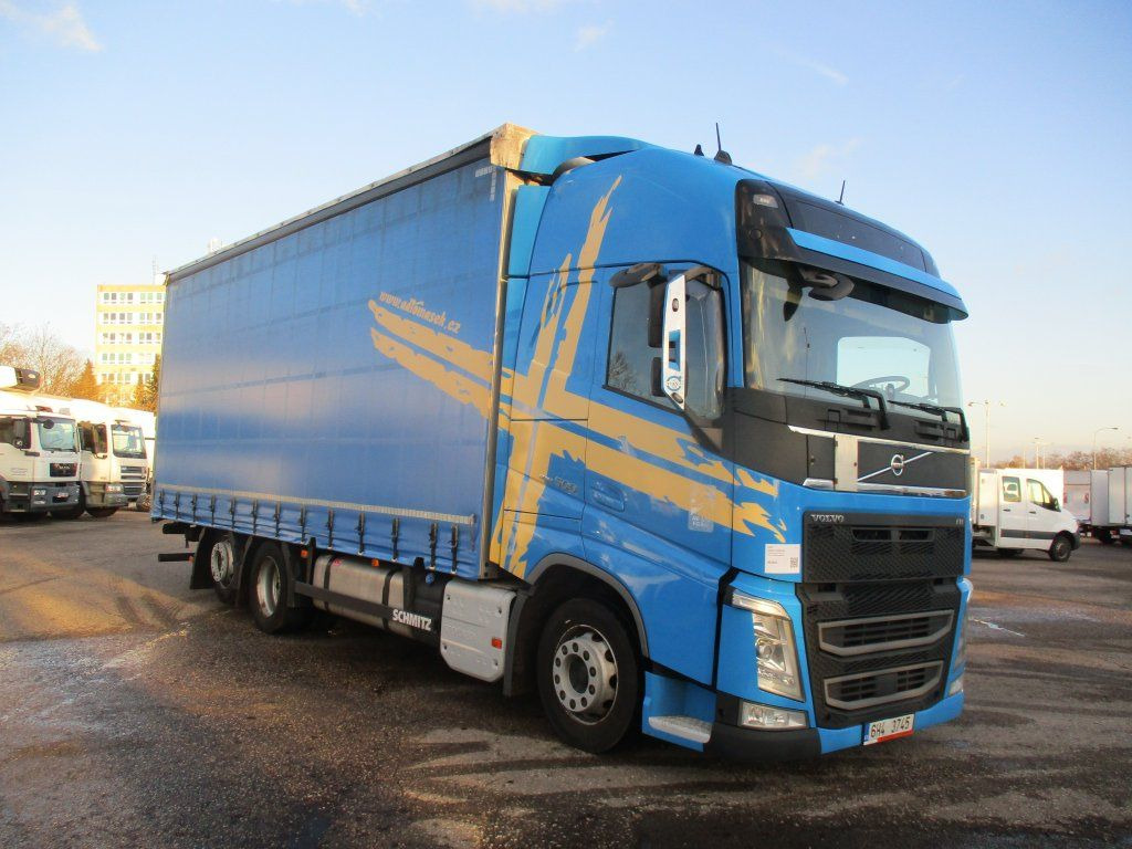 Volvo FH500 6x2 Euro 6 + Schmitz - Plachtový nákladní auto: obrázek 3 Volvo FH500 6x2 Euro 6 + Schmitz - Plachtový nákladní auto: obrázek 3