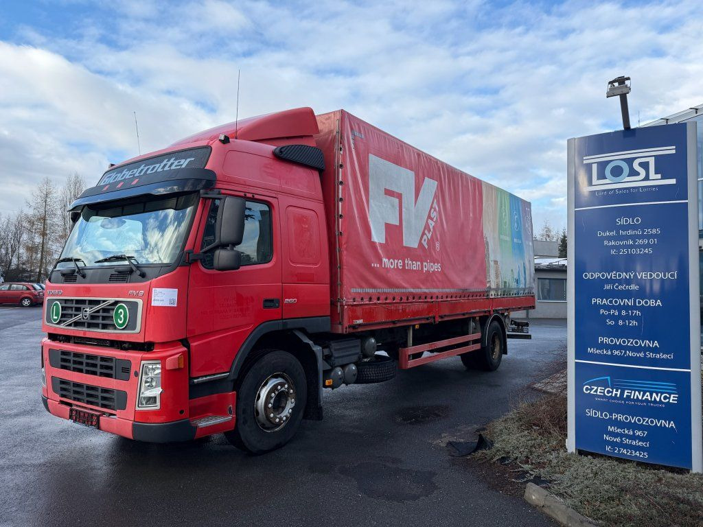 Volvo FM260 EURO 3 - Plachtový nákladní auto: obrázek 1 Volvo FM260 EURO 3 - Plachtový nákladní auto: obrázek 1