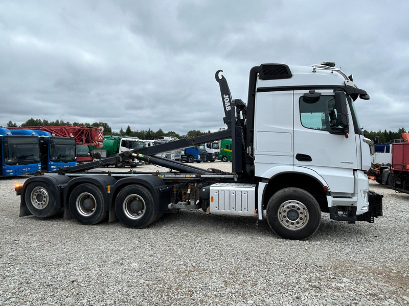 Mercedes-Benz Arocs 3253 | Joab L 24 ton 5750 mm | TULOSSA - Hákový nosič kontejnerů: obrázek 4 Mercedes-Benz Arocs 3253 | Joab L 24 ton 5750 mm | TULOSSA - Hákový nosič kontejnerů: obrázek 4