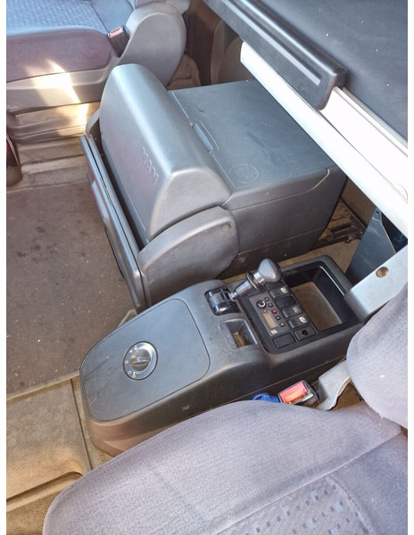 MAN 18.380 - Plachtový nákladní auto: obrázek 5 MAN 18.380 - Plachtový nákladní auto: obrázek 5