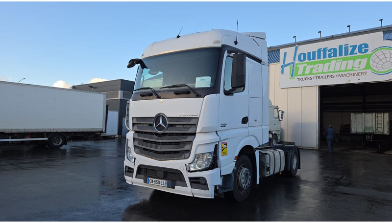 Mercedes-Benz Actros 1845 - Tahač: obrázek 2 Mercedes-Benz Actros 1845 - Tahač: obrázek 2