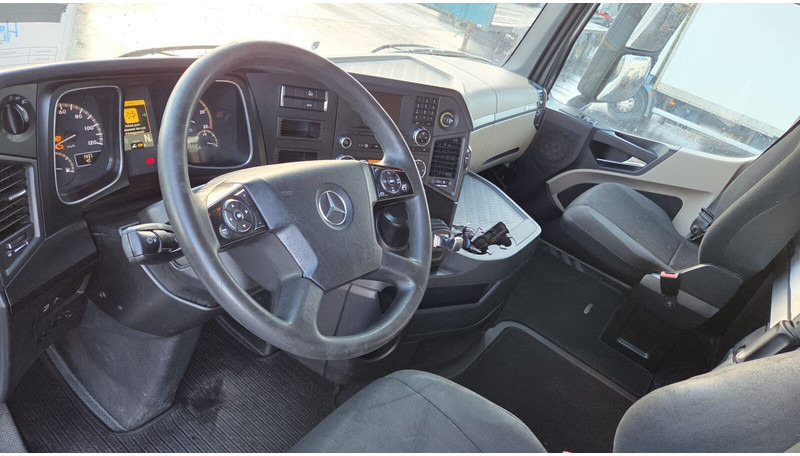 Mercedes-Benz Actros 1845 - Tahač: obrázek 5 Mercedes-Benz Actros 1845 - Tahač: obrázek 5