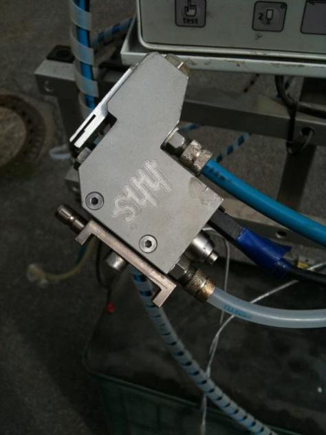 Baumer HHS C-210 2-channel glue application control system - Skládací stroj: obrázek 3 Baumer HHS C-210 2-channel glue application control system - Skládací stroj: obrázek 3
