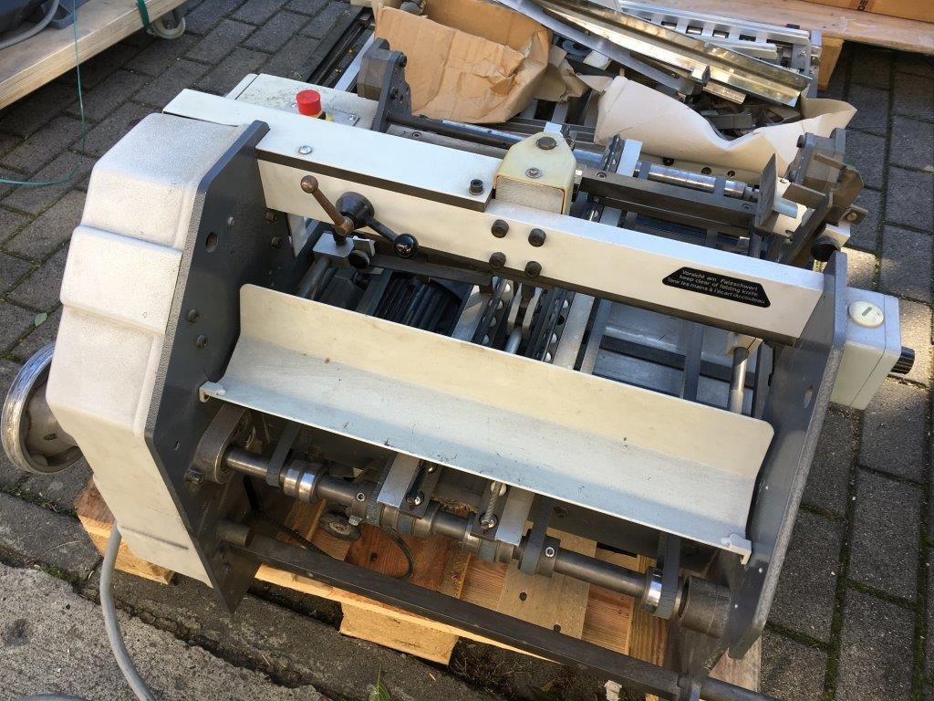 Heidelberg steel KBi 1-36 hook-in cross-fold unit - Skládací stroj: obrázek 4 Heidelberg steel KBi 1-36 hook-in cross-fold unit - Skládací stroj: obrázek 4