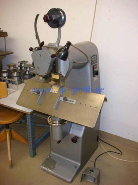 Hohner Favorit wire stapling machine - Tiskařský stroj: obrázek 1 Hohner Favorit wire stapling machine - Tiskařský stroj: obrázek 1