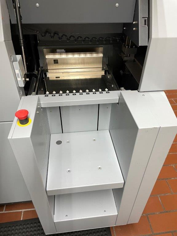 Horizon HT-30 C automatic rotary three-knife trimmer - Stroj na řezání papíru: obrázek 4 Horizon HT-30 C automatic rotary three-knife trimmer - Stroj na řezání papíru: obrázek 4