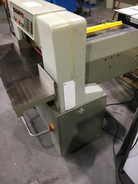 Polar Mohr 55 EM cutting machine - Stroj na řezání papíru: obrázek 3 Polar Mohr 55 EM cutting machine - Stroj na řezání papíru: obrázek 3