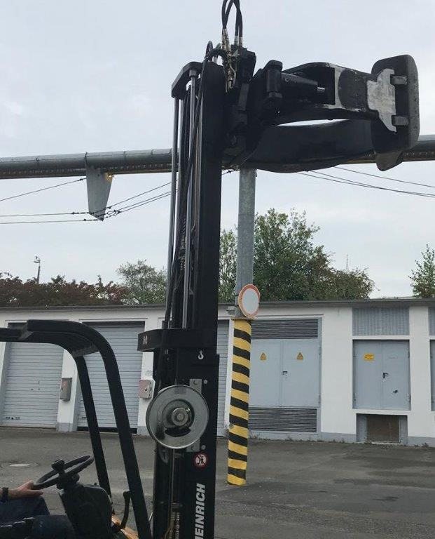Three-wheel electric front loader Jungheinrich EFG DF 15 with duplex mast and Meyer roller clamp - Elektrický vysokozdvižný vozík: obrázek 3 Three-wheel electric front loader Jungheinrich EFG DF 15 with duplex mast and Meyer roller clamp - Elektrický vysokozdvižný vozík: obrázek 3