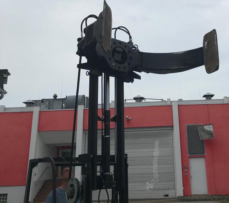 Three-wheel electric front loader Jungheinrich EFG DF 15 with duplex mast and Meyer roller clamp - Elektrický vysokozdvižný vozík: obrázek 4 Three-wheel electric front loader Jungheinrich EFG DF 15 with duplex mast and Meyer roller clamp - Elektrický vysokozdvižný vozík: obrázek 4