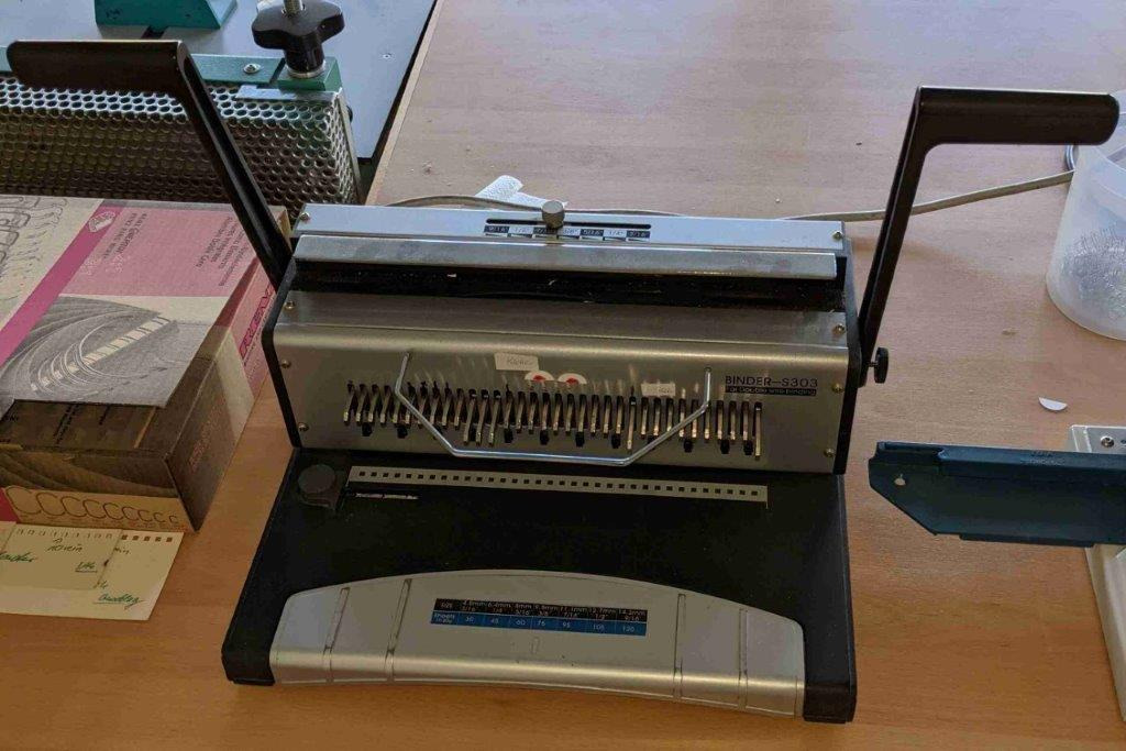 Wire-O Binder S-303 - Vázací stroj: obrázek 1 Wire-O Binder S-303 - Vázací stroj: obrázek 1