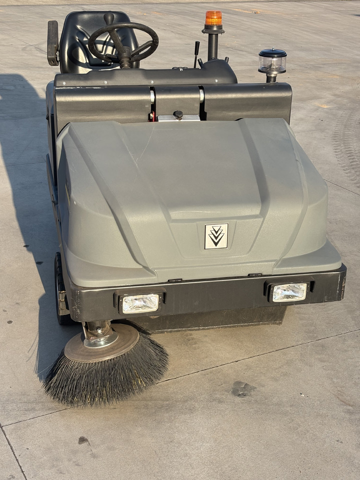KARCHER 120 - Zametací vůz: obrázek 2 KARCHER 120 - Zametací vůz: obrázek 2