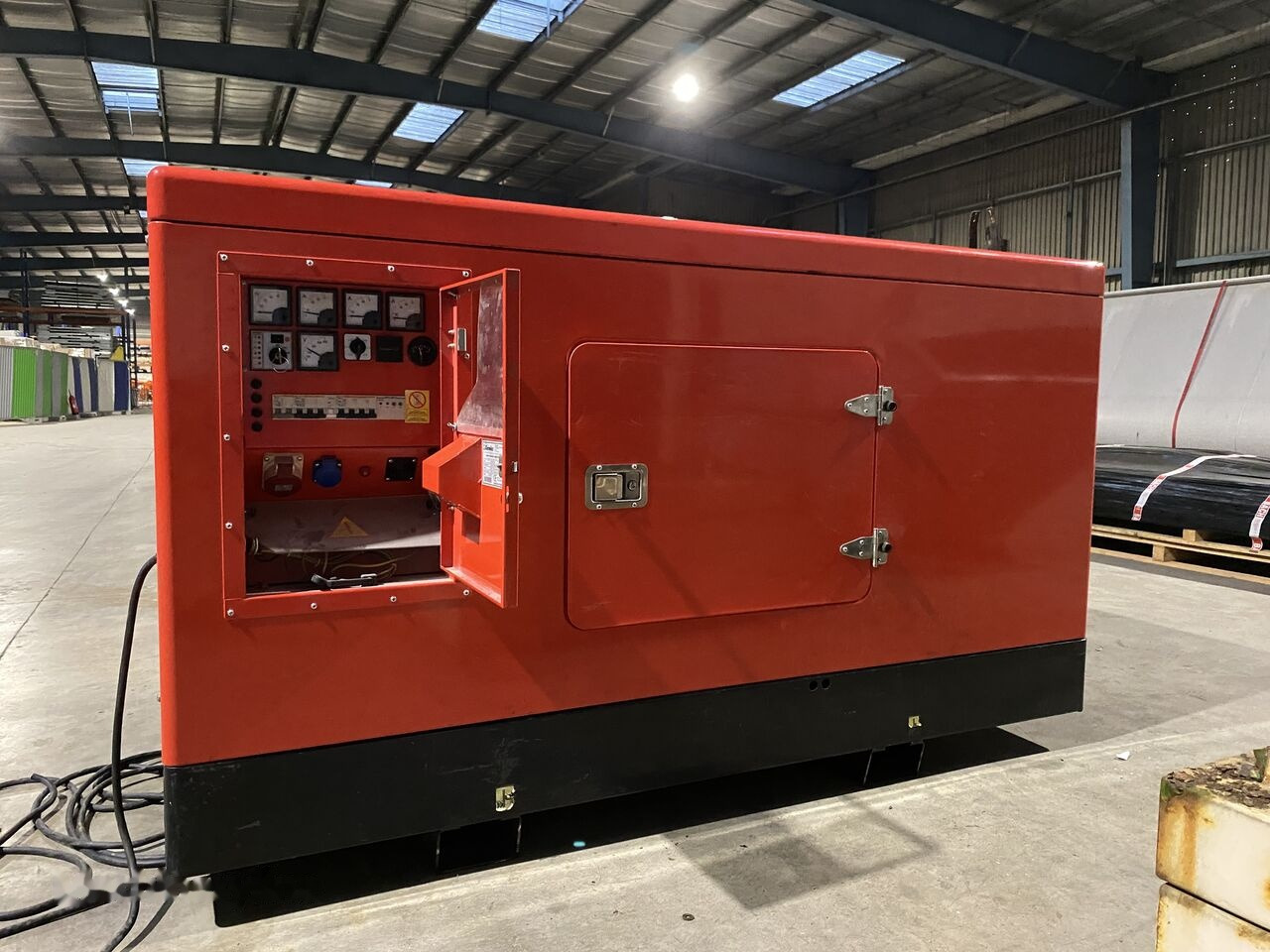 Genelec 45 kVa diesel - Elektrický generátor: obrázek 1 Genelec 45 kVa diesel - Elektrický generátor: obrázek 1