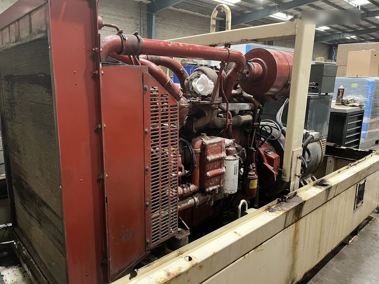 IVECO 240 kVa 8361 SRI - Elektrický generátor: obrázek 4 IVECO 240 kVa 8361 SRI - Elektrický generátor: obrázek 4