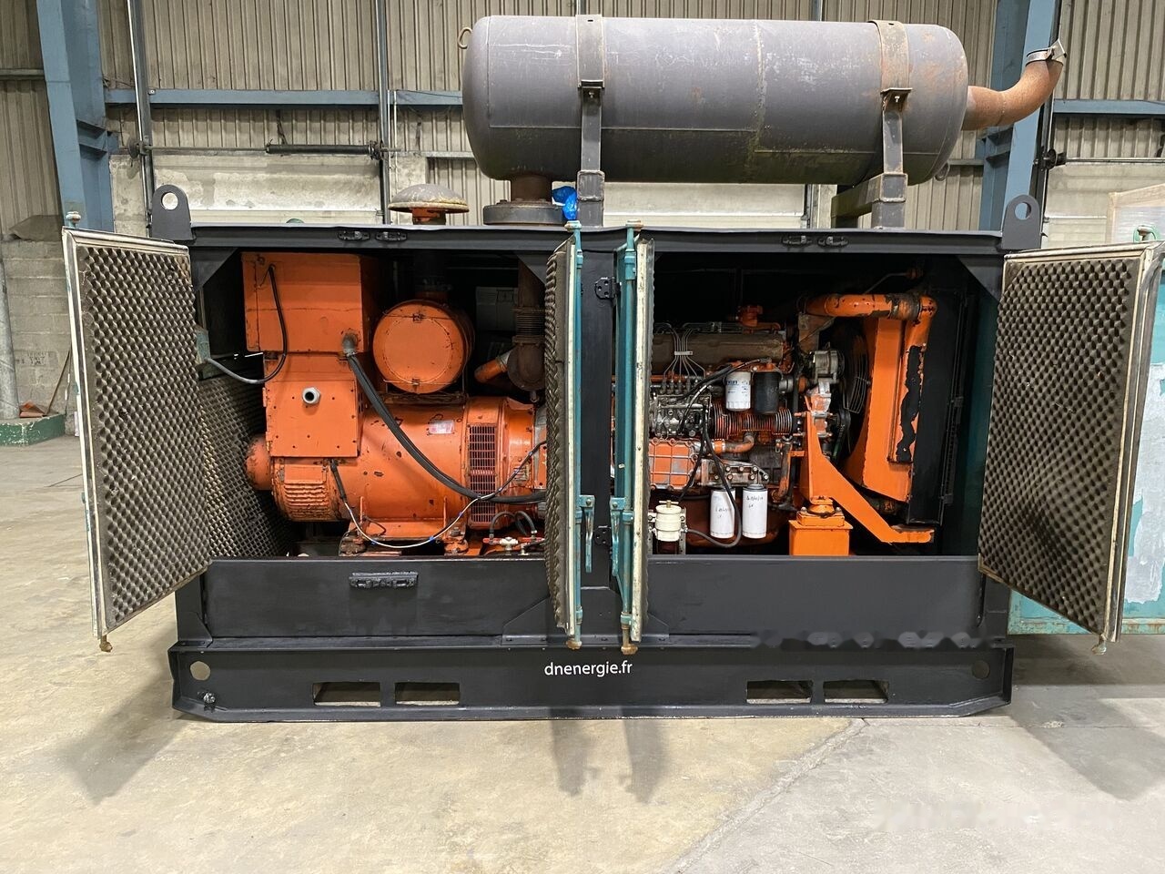 IVECO 250 kVa 8210SRI - Elektrický generátor: obrázek 2 IVECO 250 kVa 8210SRI - Elektrický generátor: obrázek 2