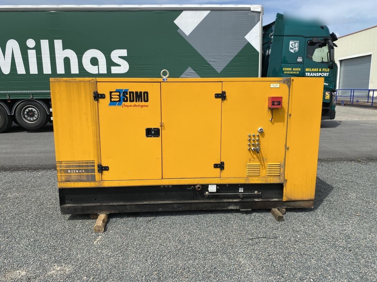 SDMO 80 kVa John Deere - Elektrický generátor: obrázek 1 SDMO 80 kVa John Deere - Elektrický generátor: obrázek 1