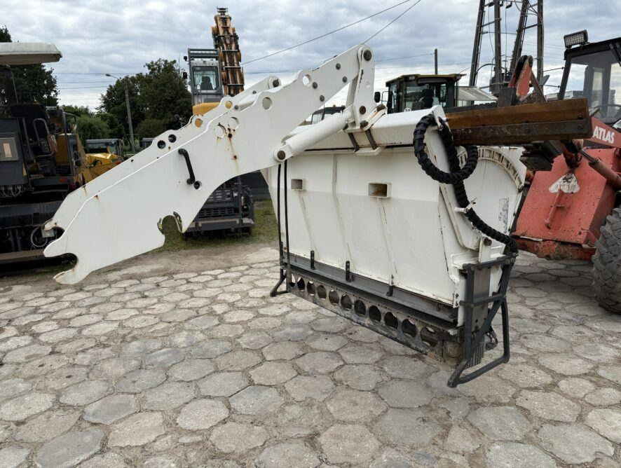 Bomag BW174 - Sypač písku/ Soli pro Komunální/ Speciální technika: obrázek 2 Bomag BW174 - Sypač písku/ Soli pro Komunální/ Speciální technika: obrázek 2