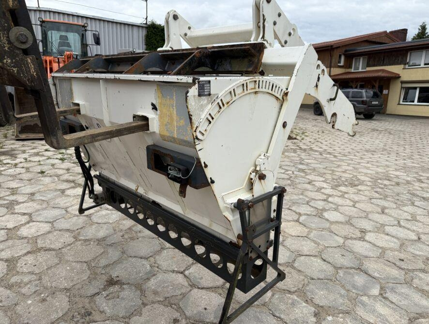 Bomag BW174 - Sypač písku/ Soli pro Komunální/ Speciální technika: obrázek 5 Bomag BW174 - Sypač písku/ Soli pro Komunální/ Speciální technika: obrázek 5