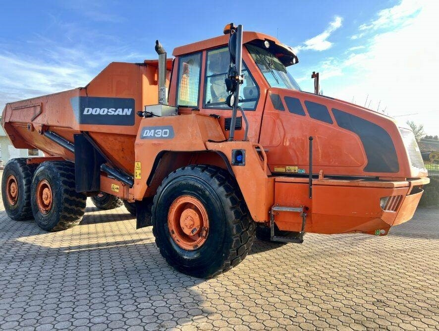 Doosan DA30 - Kloubový sklápěč: obrázek 4 Doosan DA30 - Kloubový sklápěč: obrázek 4