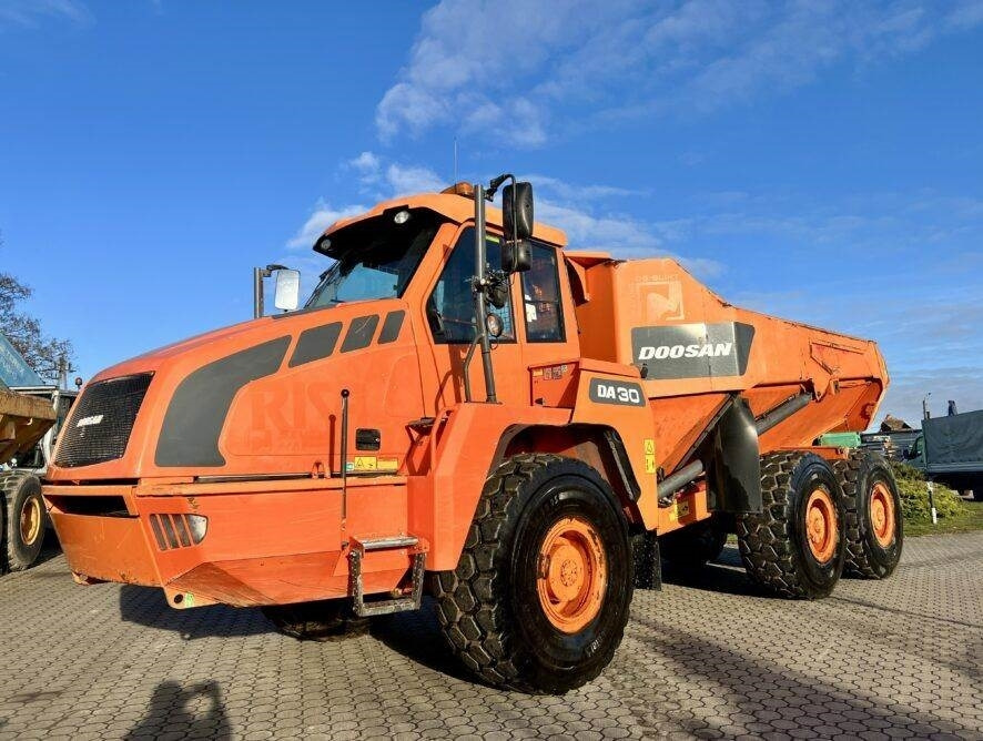 Doosan DA30 - Kloubový sklápěč: obrázek 2 Doosan DA30 - Kloubový sklápěč: obrázek 2