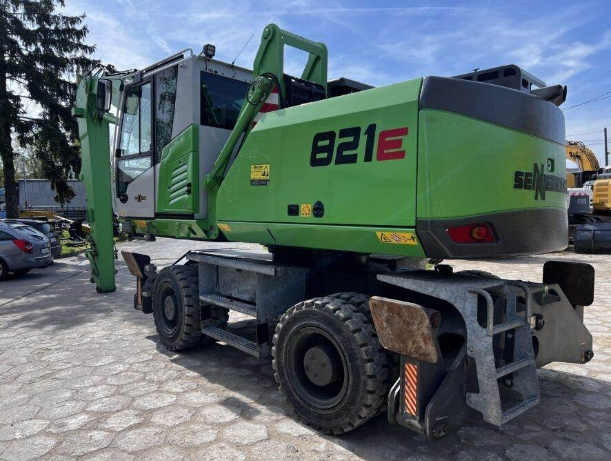 Sennebogen 821 K10 ULM - Překládkové rypadlo: obrázek 2 Sennebogen 821 K10 ULM - Překládkové rypadlo: obrázek 2