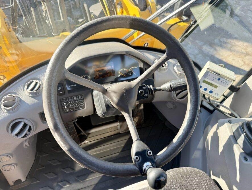 Kolový nakladač Volvo L45G TP: obrázek 18