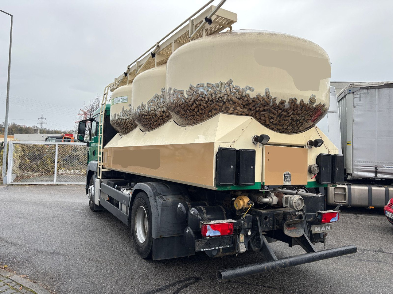 MAN TGS 18.440 Silo/Waage/Kompressor/40m Schlauch - Cisternové vozidlo: obrázek 4 MAN TGS 18.440 Silo/Waage/Kompressor/40m Schlauch - Cisternové vozidlo: obrázek 4
